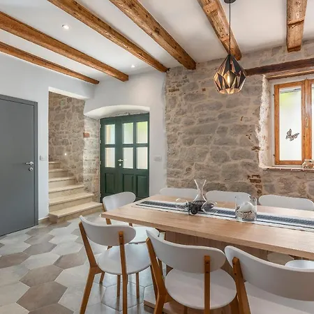 Andijelina Villa
